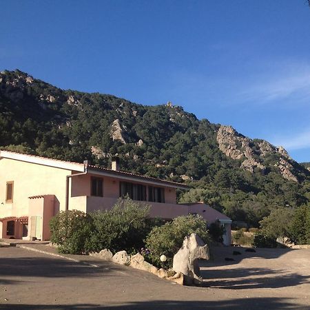 Agriturismo Monte Pino Telti エクステリア 写真