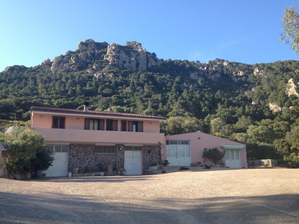 Agriturismo Monte Pino Telti エクステリア 写真