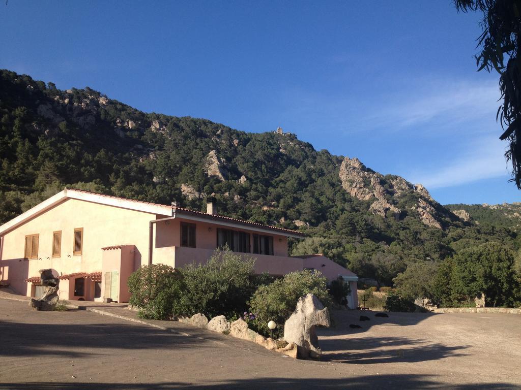 Agriturismo Monte Pino Telti エクステリア 写真