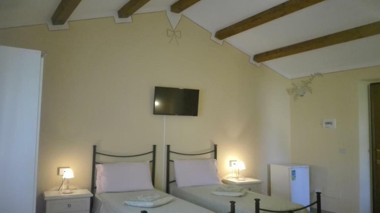 Agriturismo Monte Pino Telti エクステリア 写真